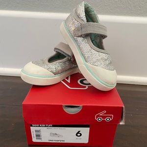 See Kai Run Marie Mary Jane Sneaker Sz 6 -…